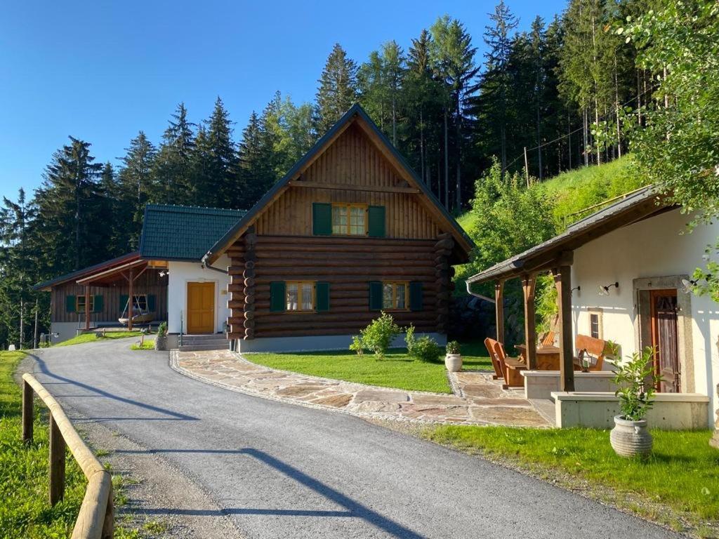 Schilcherland Suedsteiermark * Trahutten